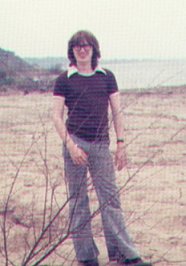 A bush cannot hide that haircut !